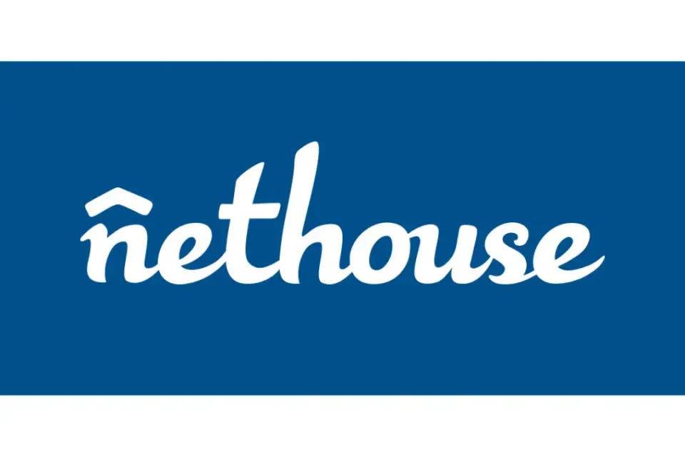 Подарочный промокод Nethouse на 300 руб. Хостинг сайт-визитка лендинг блоги.